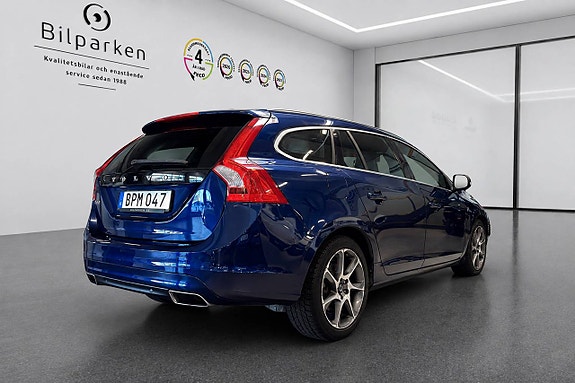 Volvo V60 2 of 18
