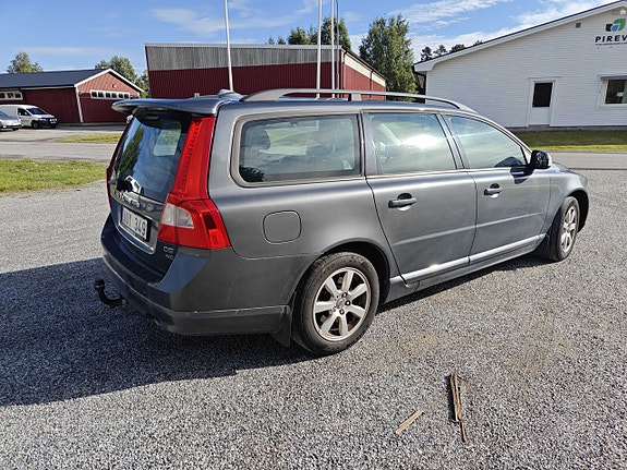 Volvo V70 5 of 6