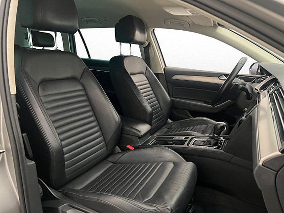 Volkswagen Passat 11 of 29