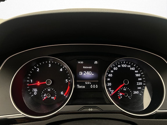 Volkswagen Passat 18 of 29