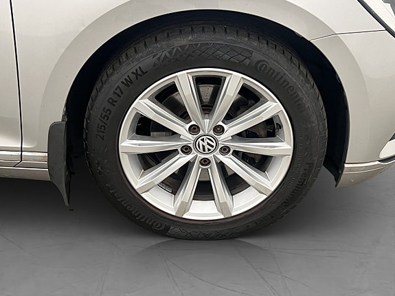 Volkswagen Passat 29 of 29