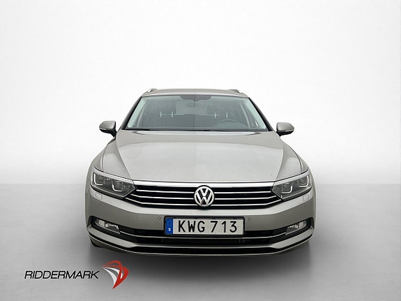Volkswagen Passat 2 of 29