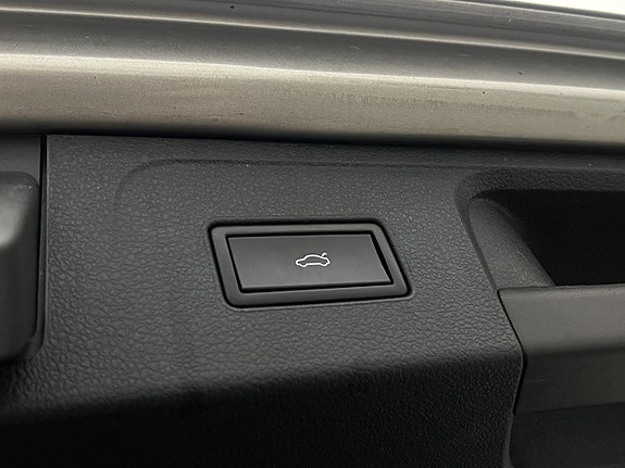 Volkswagen Passat 10 of 29