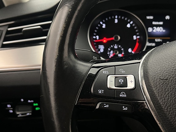 Volkswagen Passat 24 of 29