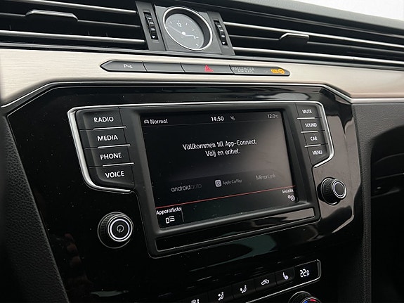 Volkswagen Passat 19 of 29