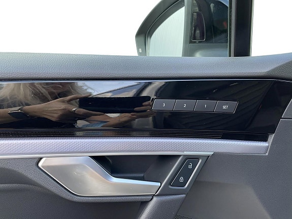 Volkswagen Touareg 10 of 15