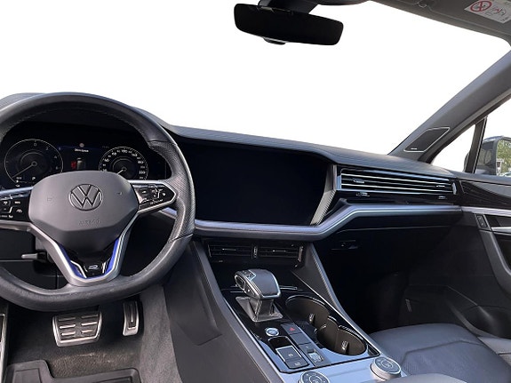 Volkswagen Touareg 8 of 15