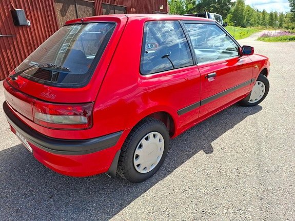 Mazda 323 2 of 6