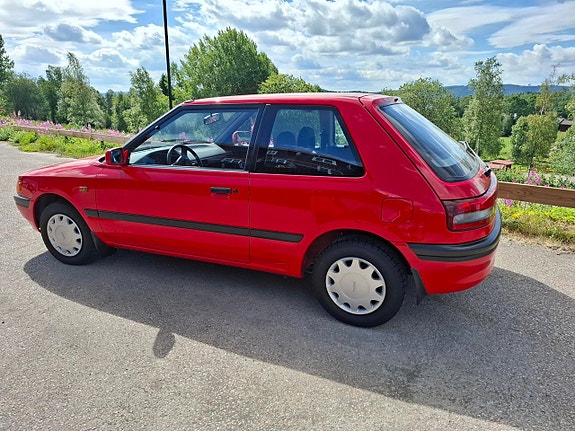 Mazda 323 5 of 6