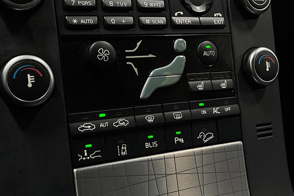 Volvo XC70 21 of 28