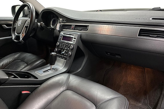 Volvo XC70 15 of 28