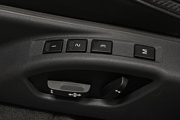 Volvo XC70 23 of 28