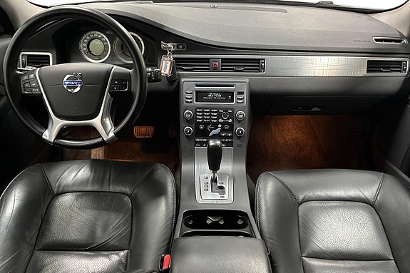 Volvo XC70 12 of 28