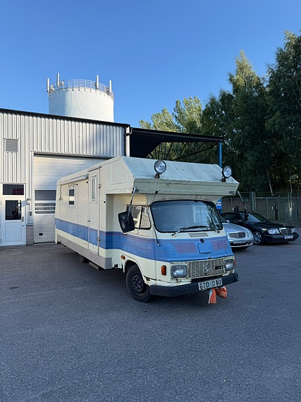 Mercedes-Benz Hanomag 2 of 16