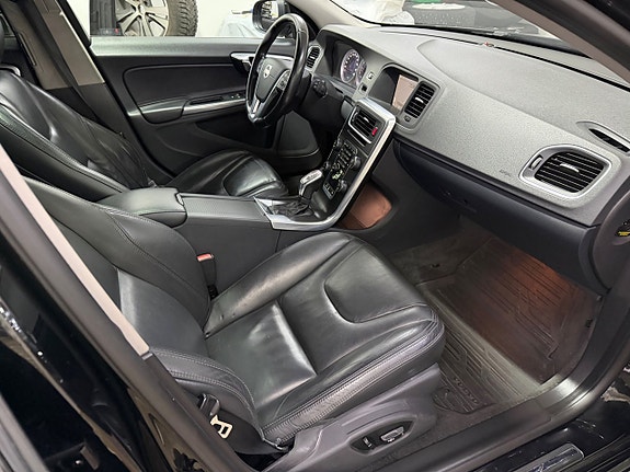 Volvo V60 16 of 19