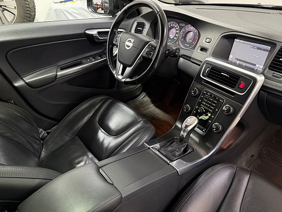Volvo V60 15 of 19