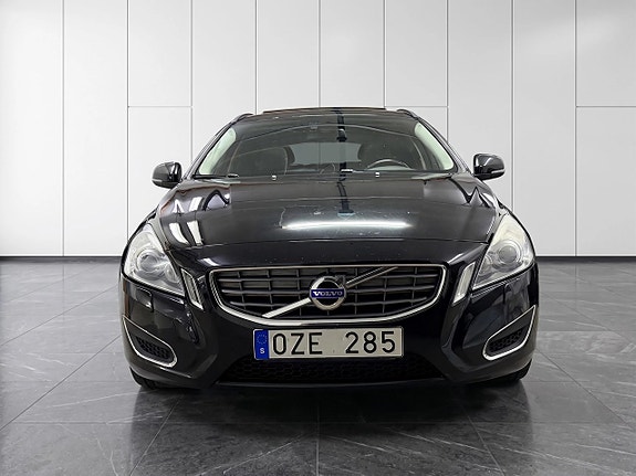 Volvo V60 2 of 19