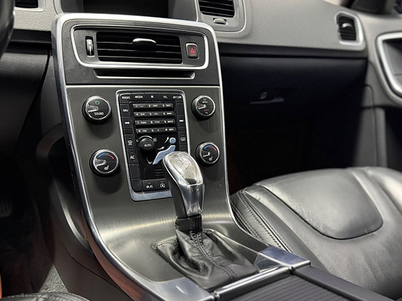 Volvo V60 8 of 19