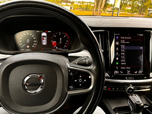 Volvo V60 Cross Country 13 of 15