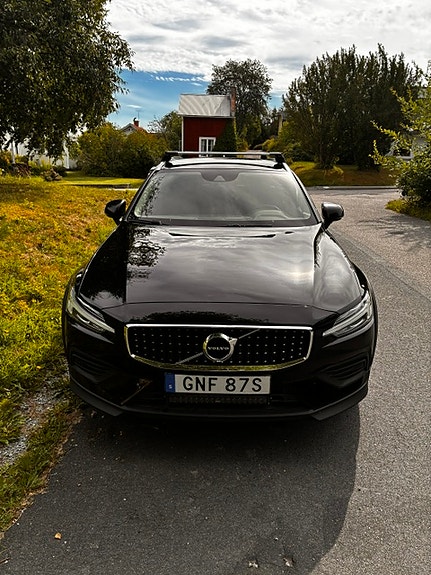 Volvo V60 Cross Country 4 of 15