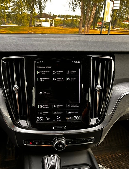 Volvo V60 Cross Country 14 of 15