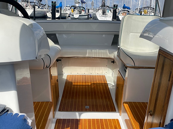 Finnmaster 6100 Royal Cruiser OC  från 2000 9 of 16