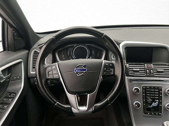Volvo XC60 15 of 30