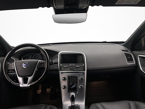 Volvo XC60 14 of 30