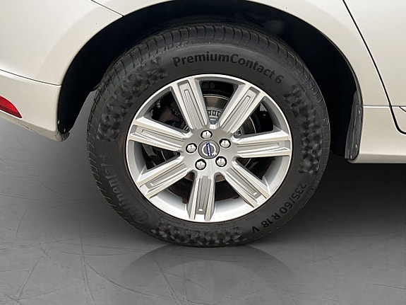 Volvo XC60 30 of 30