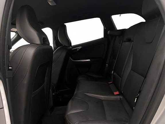 Volvo XC60 25 of 30
