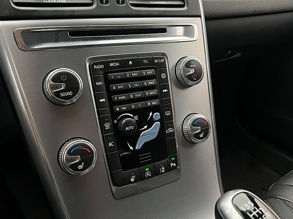 Volvo XC60 22 of 30