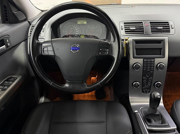 Volvo S40 10 of 13