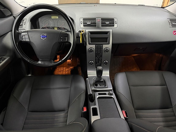 Volvo S40 9 of 13