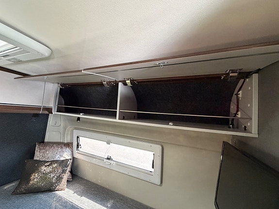 Pössl *5.99m*Långbäddar*Lithiumbatteri/Inverter*TV*Dragkrok:2500kg 17 of 30