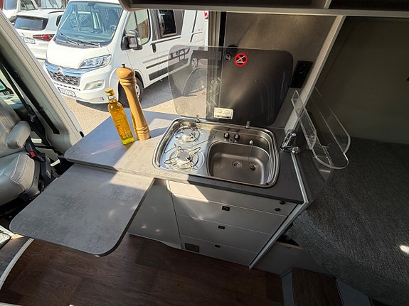 Pössl *5.99m*Långbäddar*Lithiumbatteri/Inverter*TV*Dragkrok:2500kg 7 of 30