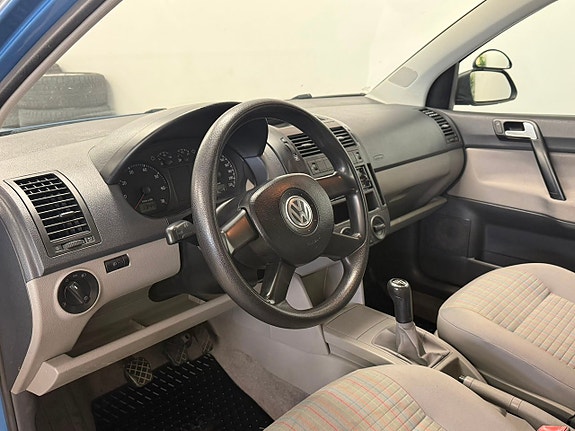 Volkswagen Polo 14 of 23