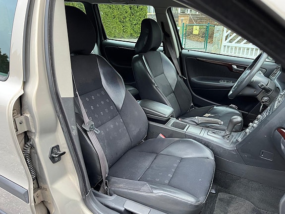 Volvo V70 5 of 9