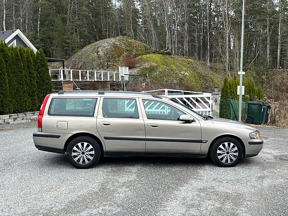 Volvo V70 6 of 9