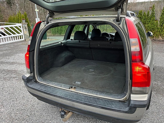 Volvo V70 9 of 9