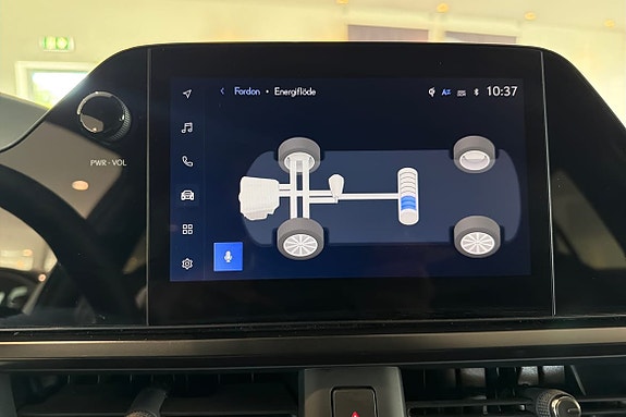 Lexus UX250h 12 of 30