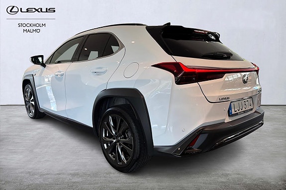 Lexus UX250h 3 of 30