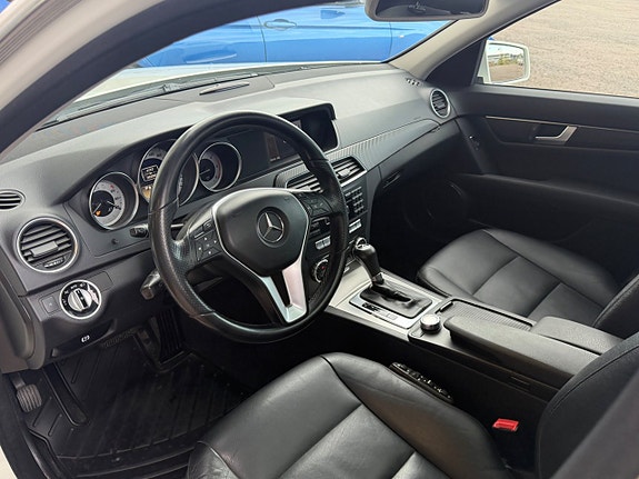 Mercedes-Benz C250 9 of 18