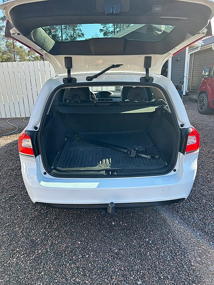 Volvo V70 4 of 11