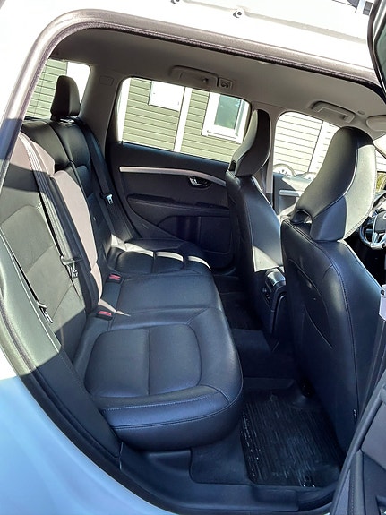 Volvo V70 8 of 11