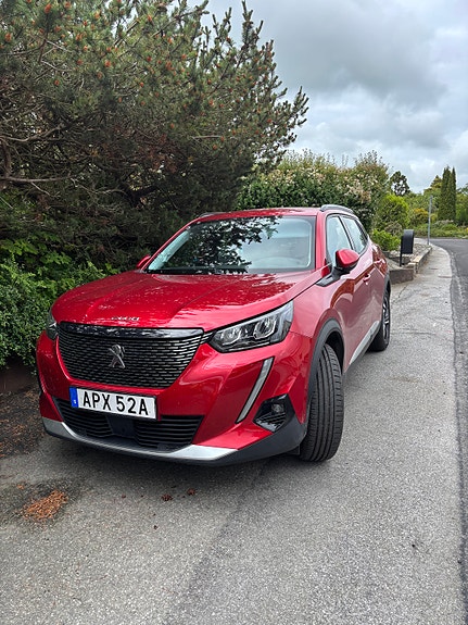 Peugeot 2008 2 of 4