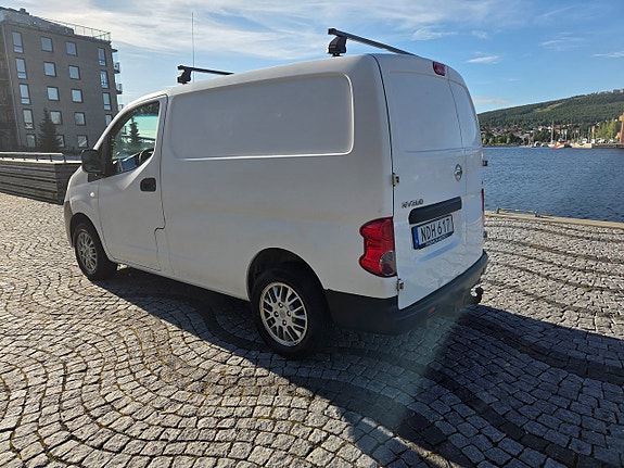 Nissan NV200 3 of 10