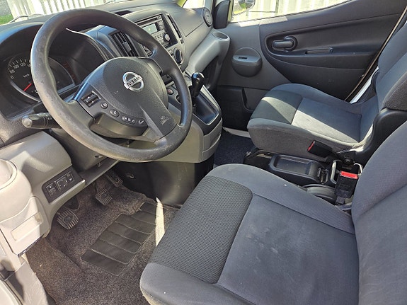 Nissan NV200 8 of 10