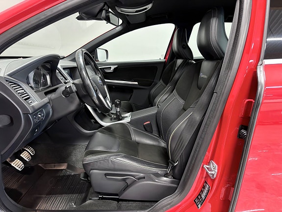 Volvo XC60 14 of 29