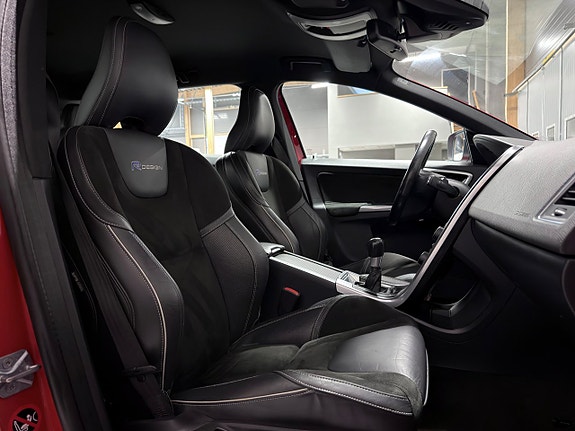 Volvo XC60 23 of 29