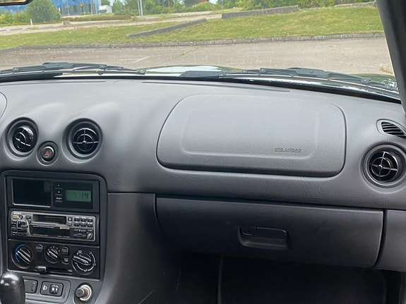 Mazda MX-5 10 of 29